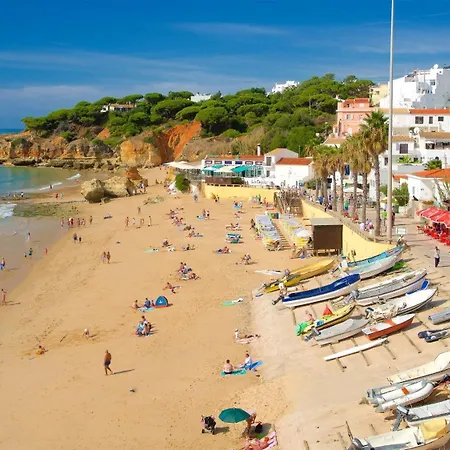Casa Da Em A 50 Metros Da * Olhos de Agua (Albufeira)