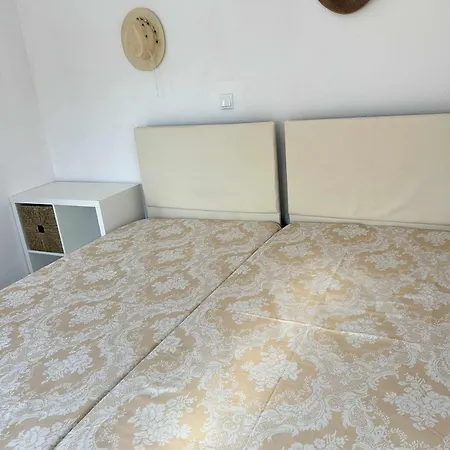 Casa Da Em A 50 Metros Da Feriehus Olhos de Agua (Albufeira)