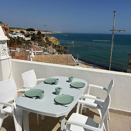 Casa Da Em A 50 Metros Da Olhos de Agua (Albufeira)