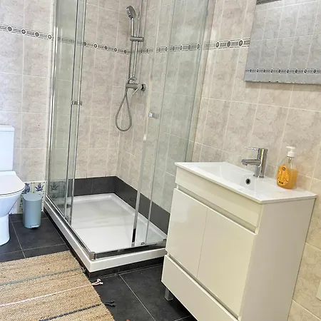 Casa Da Em A 50 Metros Da * Olhos de Αgua